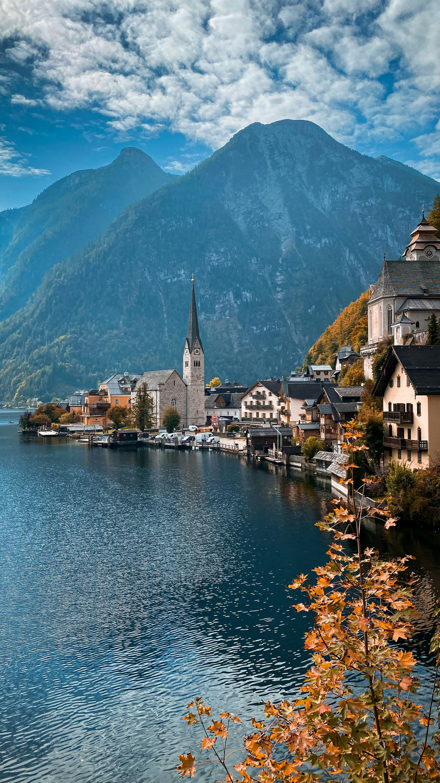 Hallstatt, Austria – village, lake and Alpine scenery seen on the Hallstatt day trip from Vienna with Skywalk