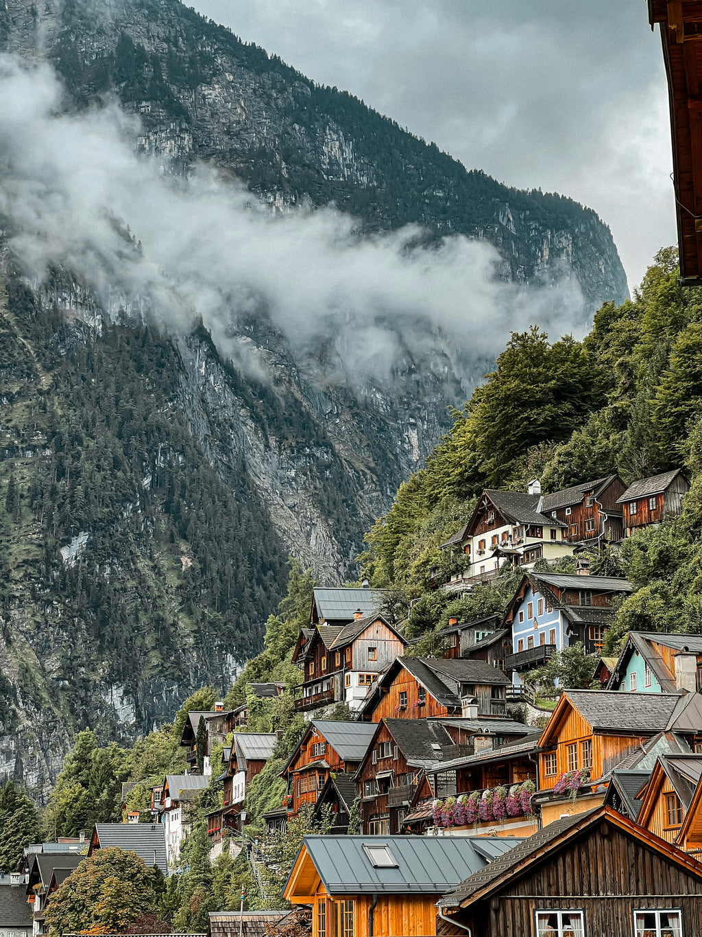 Hallstatt, Austria – village, lake and Alpine scenery seen on the Hallstatt day trip from Vienna with Skywalk