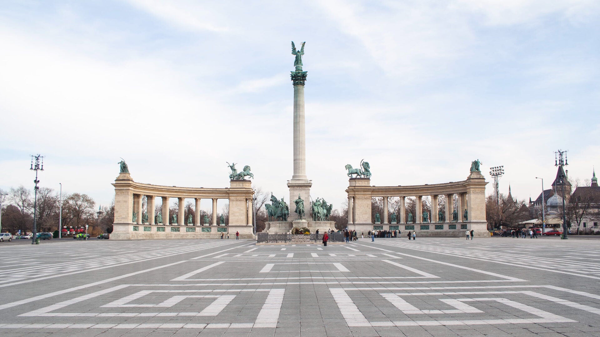 Private Full Day Guided Tour To Budapest From Vienna